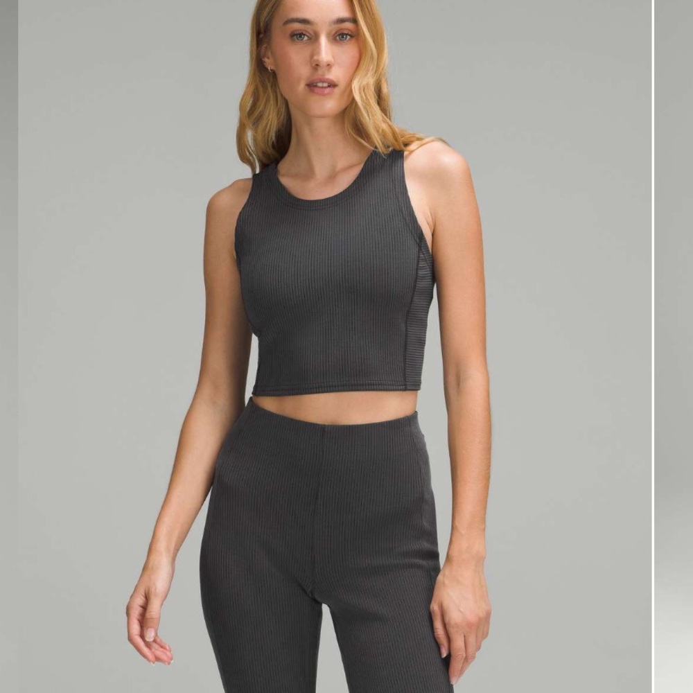 Lululemon Ribbed Softstreme
Cropped Tank Top Black